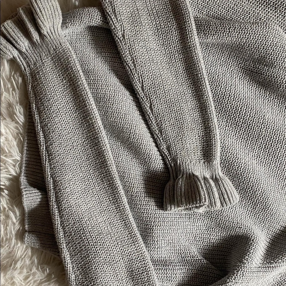 Gray ruffle collar top